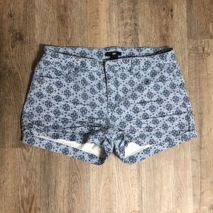 2/$5🌻 H&M Patterned Shorts